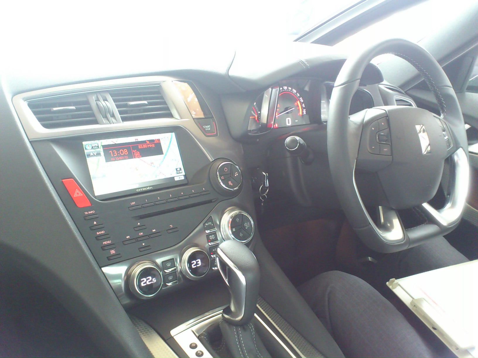 ＤＳ５予約受付開始！　ブログ読者様限定サービスはブログの最後に！　（前編）