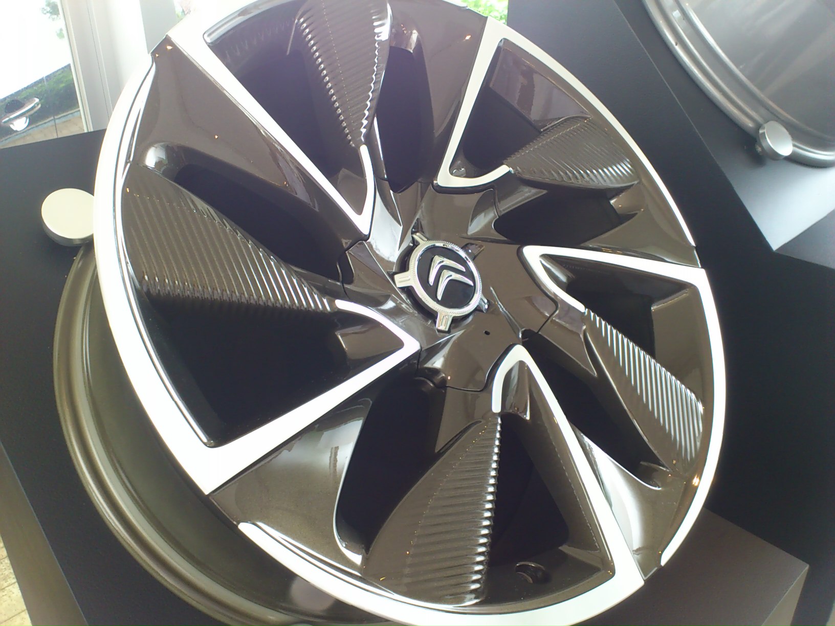 ＤＳ５予約受付開始！　ブログ読者様限定サービスはブログの最後に！　（後編）