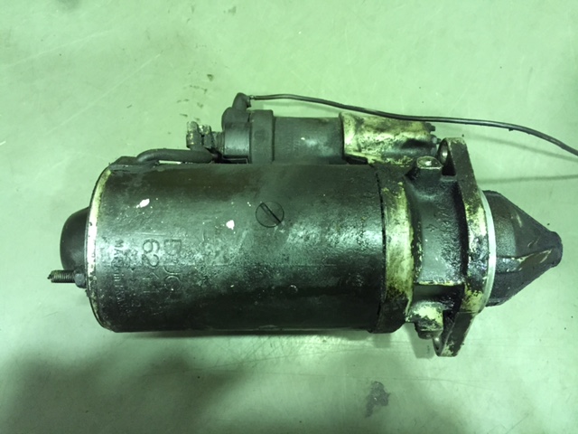 クイズ！　この巨大スターターは、いったい！