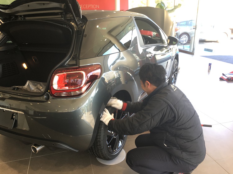 シトロエン横浜緑　意外と芸が細かいです。。。