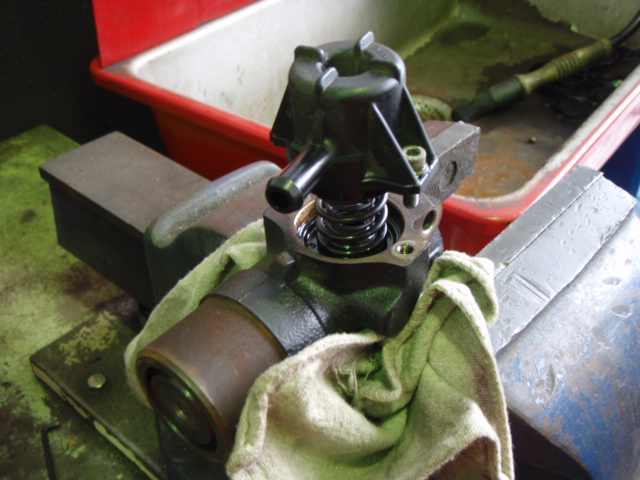 プレッシャーレギュレーターオーバーホール　その１