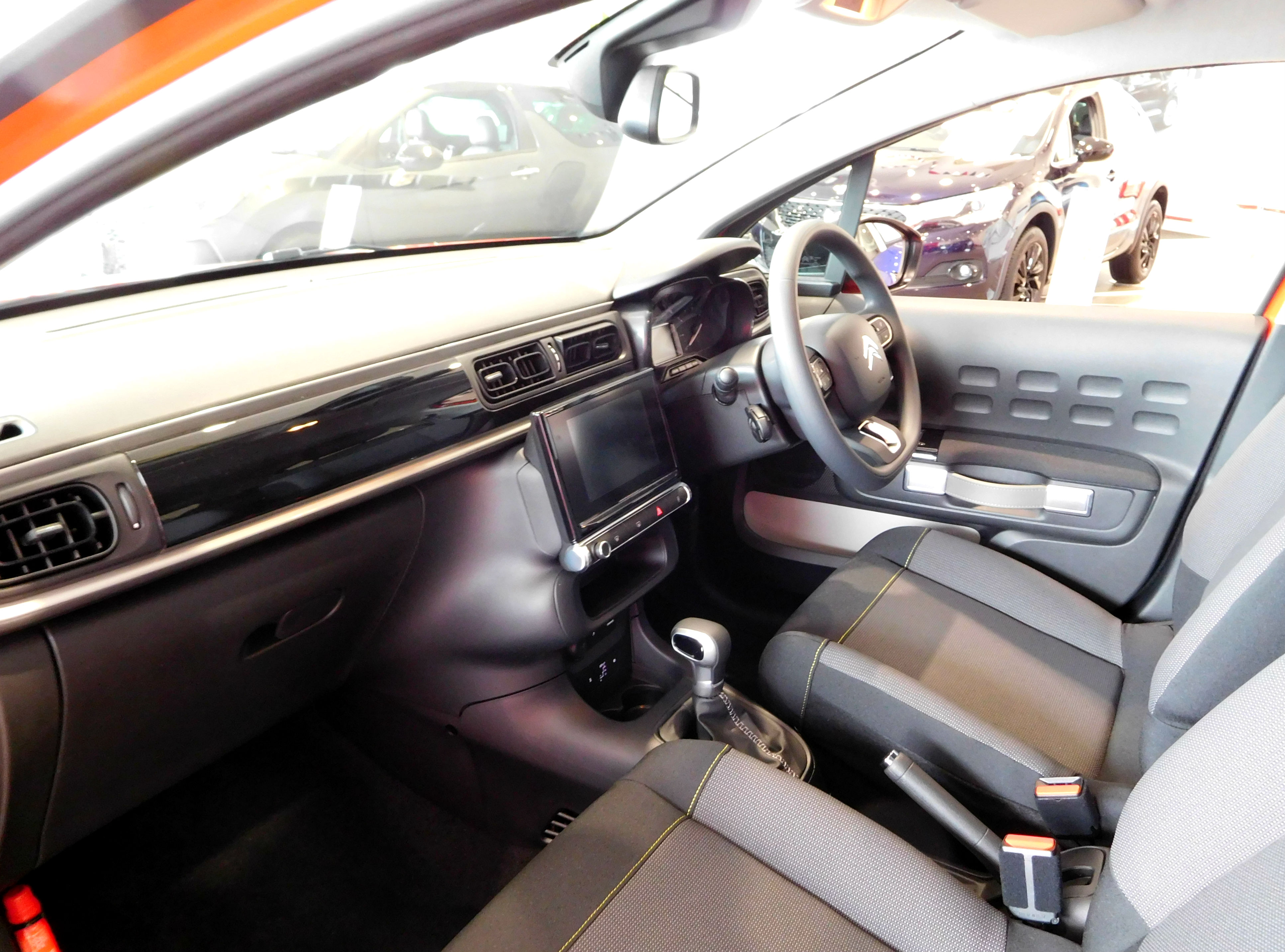 NEW C3 FEEL初お目見え