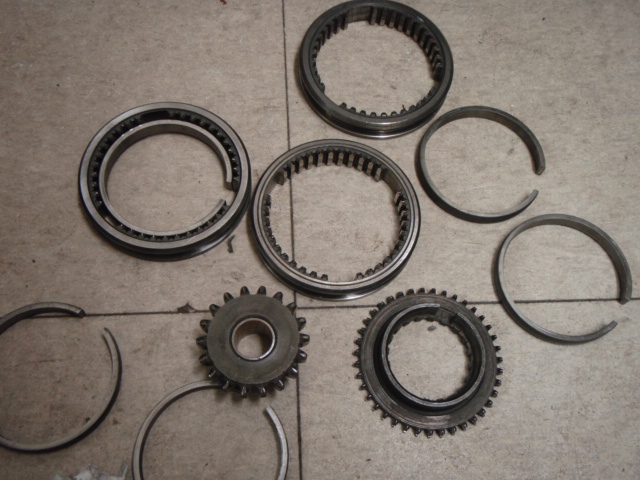 ミッション内部部品