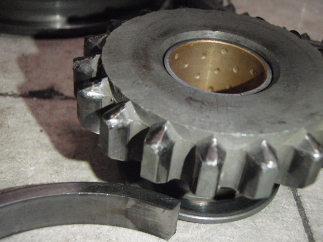 ミッション内部部品