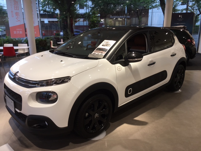 織り方一つもシトロエン♪