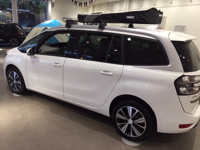 C4 PICASSO でキャンプ！