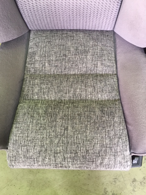 シート張替！！