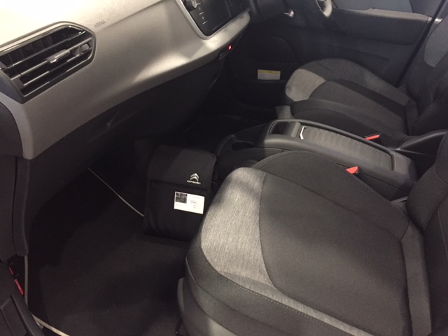 夏のレジャーはPICASSOで決まり ！引き続き展示中です！