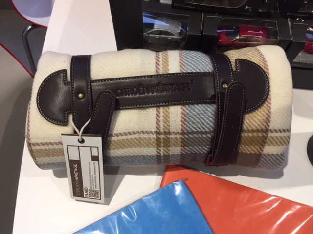 アクセサリーコーナーに新商品入荷