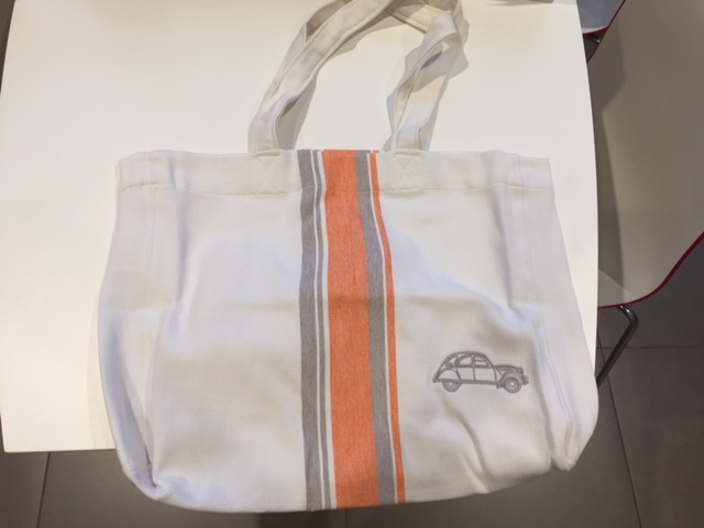 アクセサリーコーナーに新商品入荷