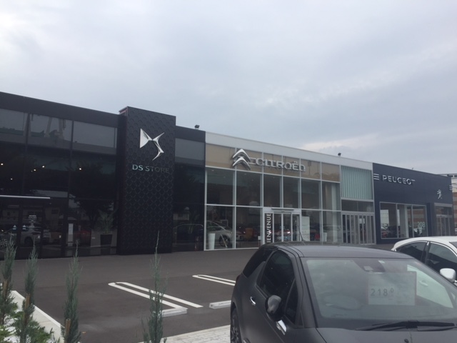 シトロエン・DS福岡店へ行って参りました。
