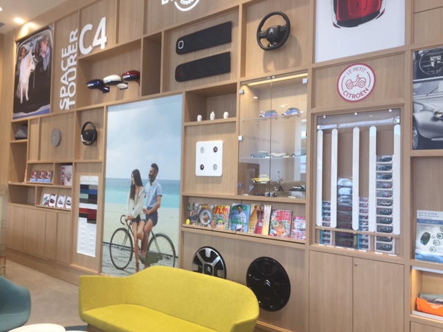 シトロエン・DS福岡店へ行って参りました。