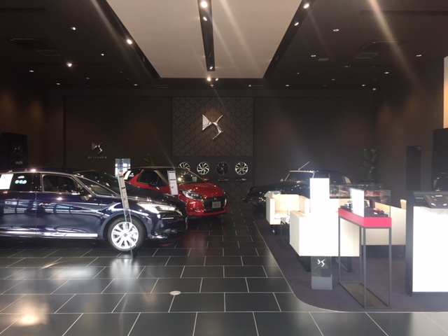 シトロエン・DS福岡店へ行って参りました。
