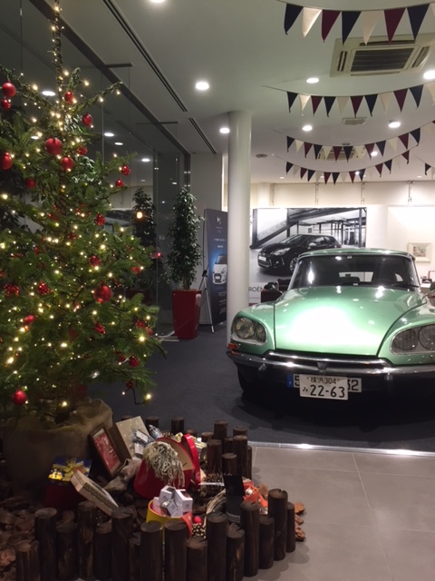 店内ｸﾘｽﾏｽﾊﾞｰｼﾞｮﾝ ｳｨﾝﾀｰｱｸｾｻﾘｰ展示中