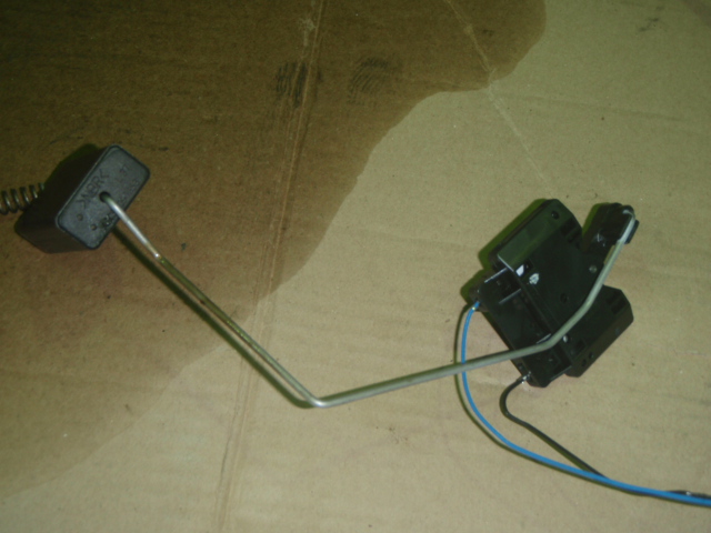 燃料ポンプ解体