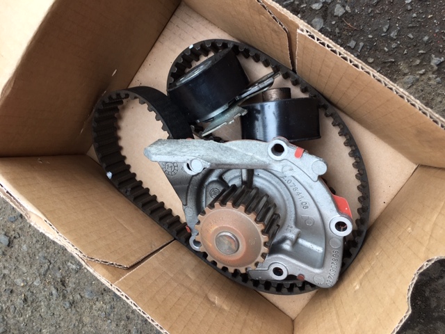 タイミングベルト交換も定期交換部品です