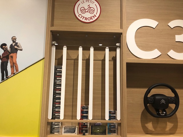 ミニカー追加です