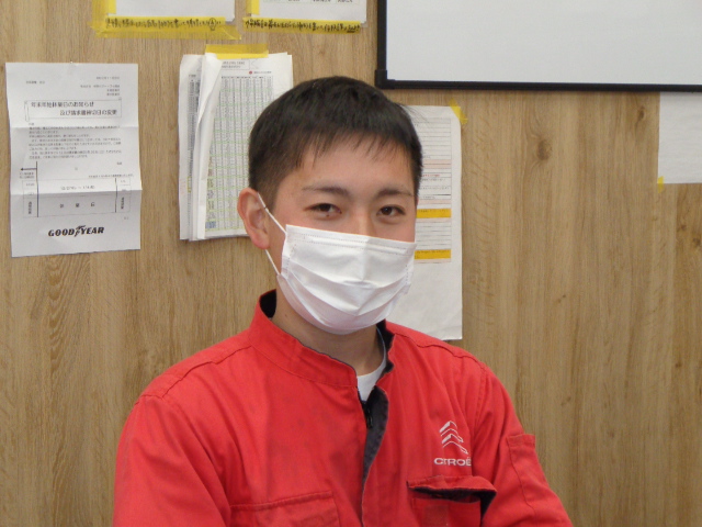 ワタナベ（金魚）健在です。