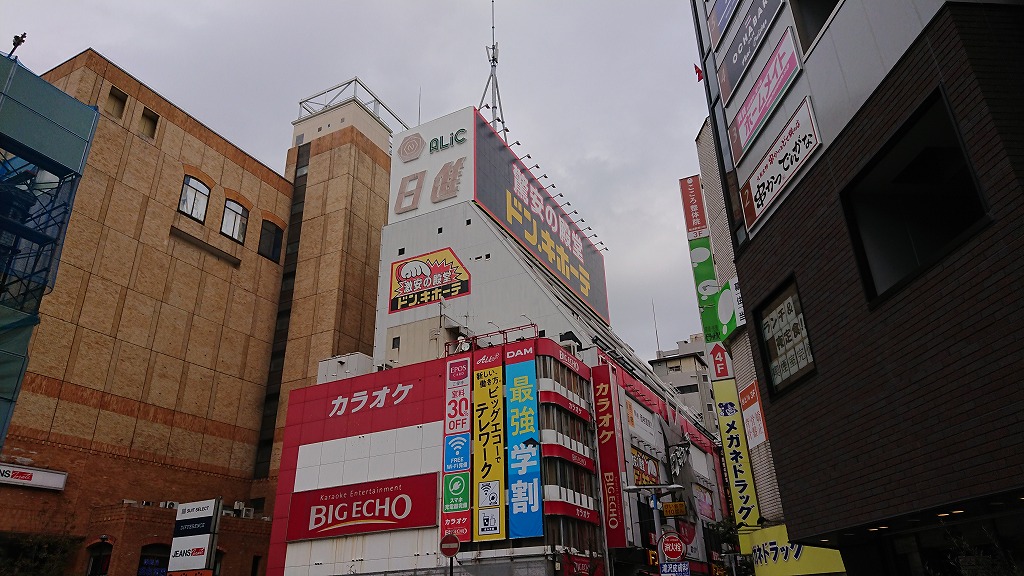 ショールームに久々クルマがいっぱい！