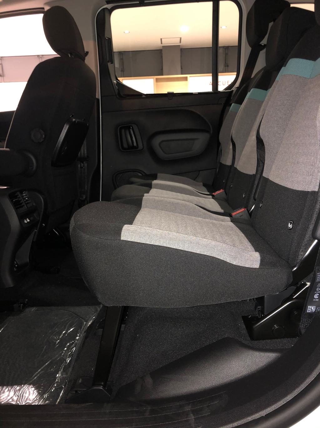 新型ベルランゴ～そうだったんだ？編(インテリア）