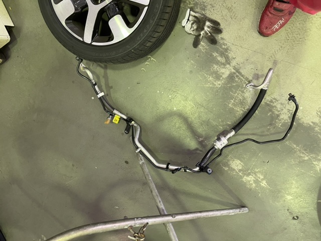 エアコンパイプ交換