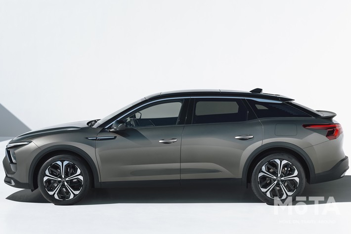 エクステリア　（2022秋くらいに発売予定　C5X！）