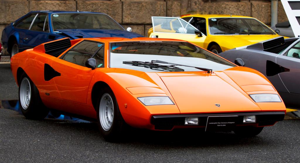 エクステリア　（同じデザイナーなんですな）