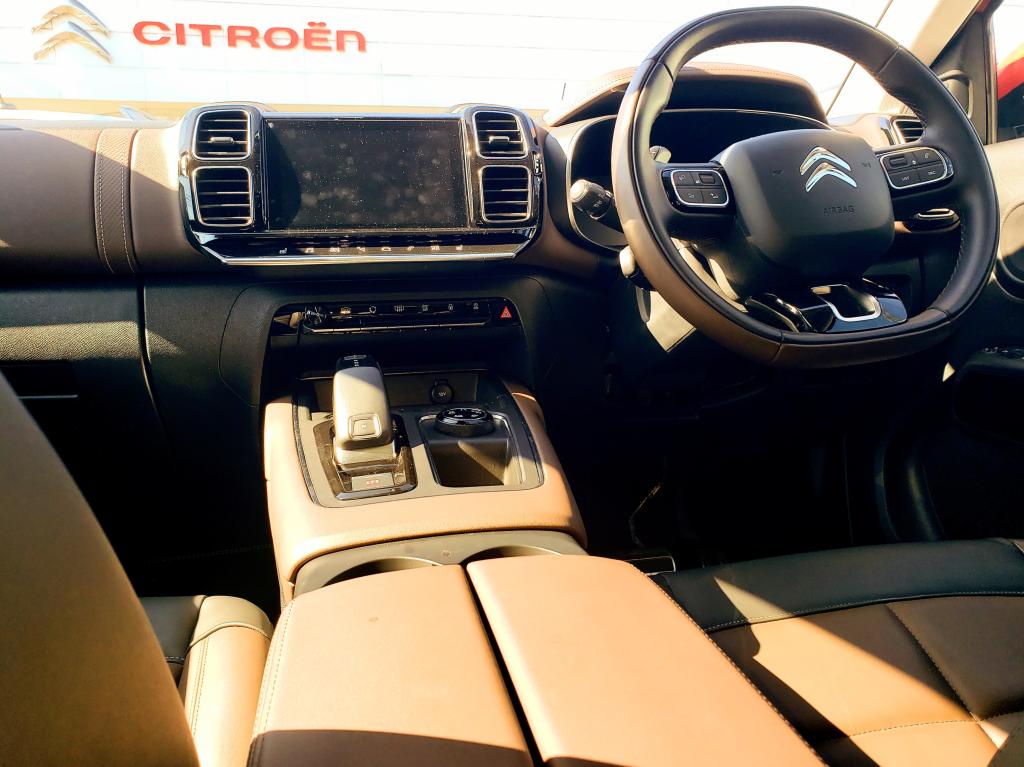 シトロエンC5どこまでも走れそう(試乗感)