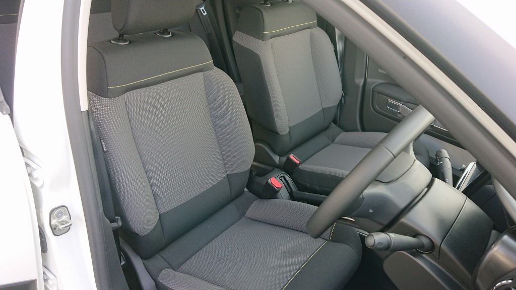 インテリア　自動車の座席って
