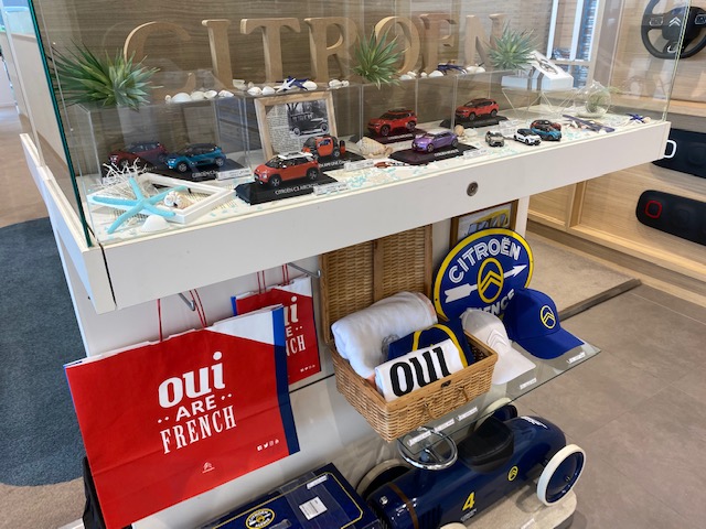 ブティックが夏仕様になりました(^^)/