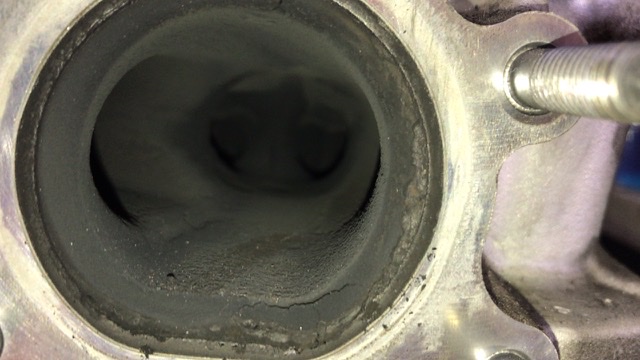 エキゾーストマニホールドは？