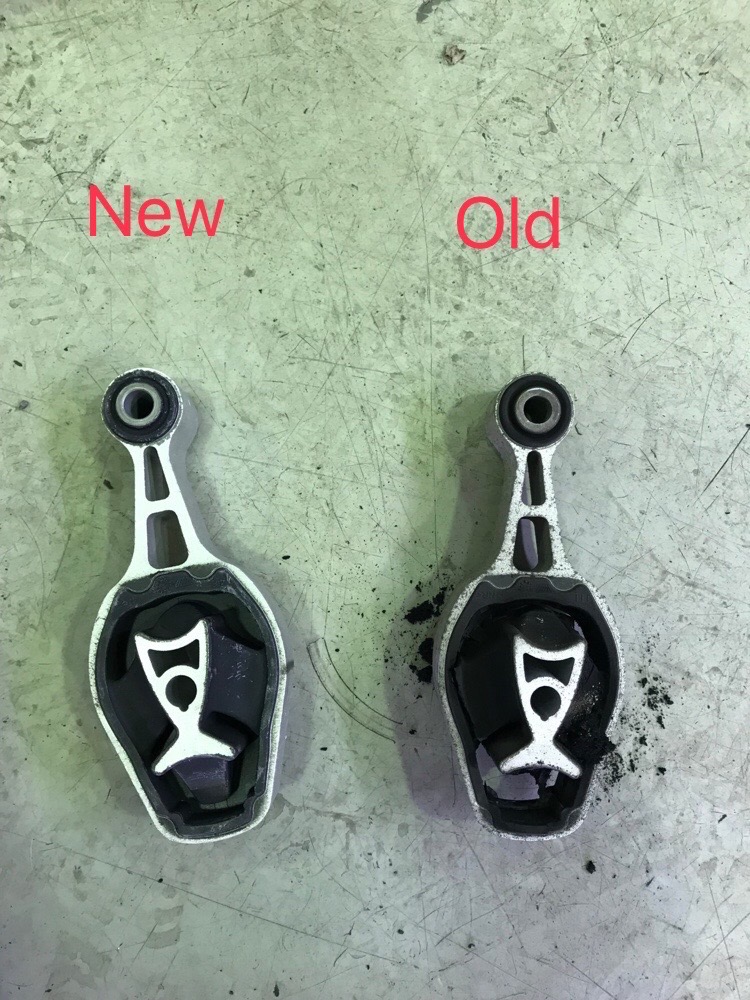 エンジンロアマウント