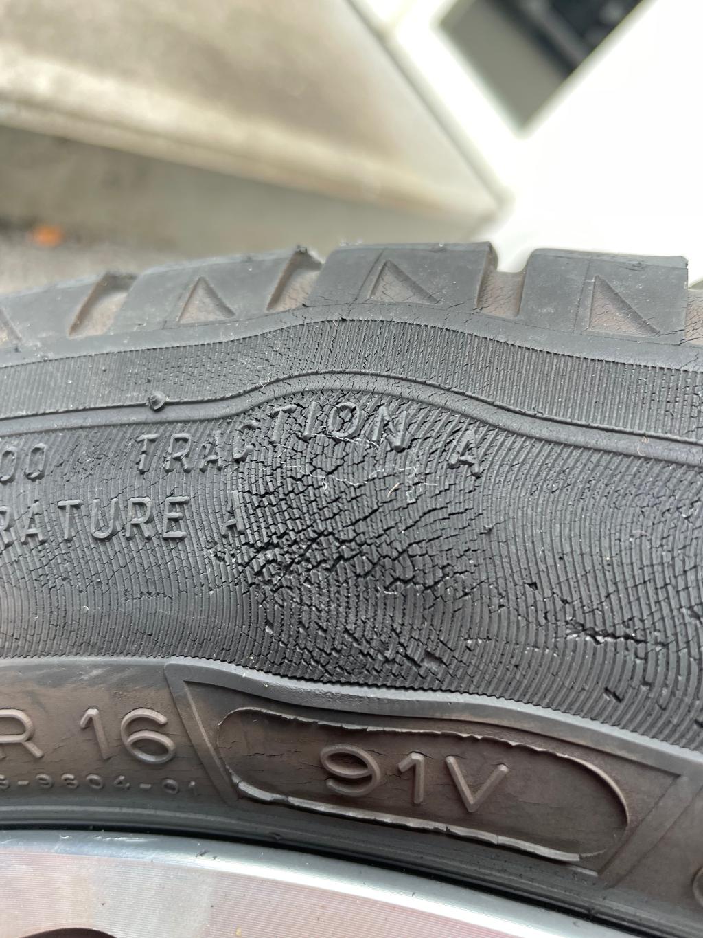 タイヤのピンチカット