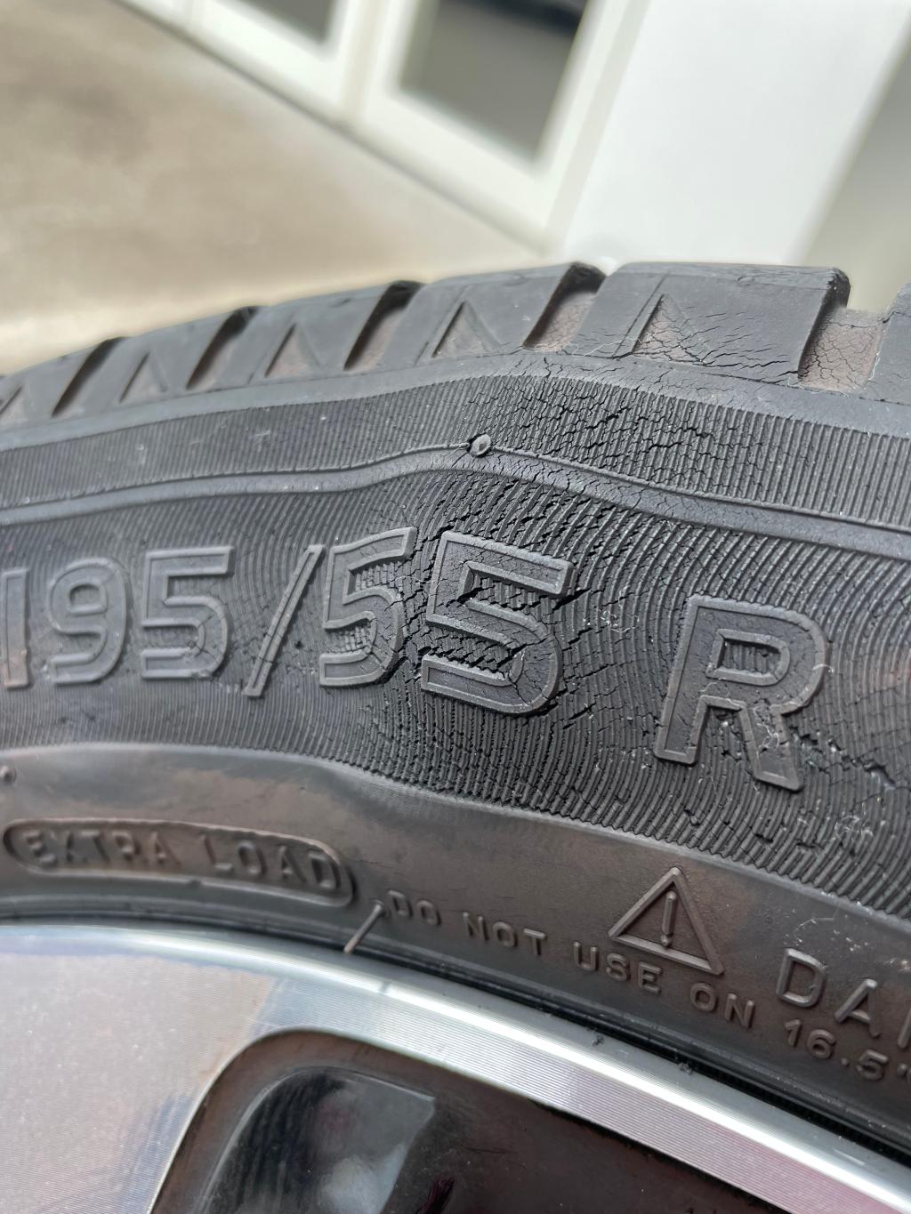 タイヤのピンチカット