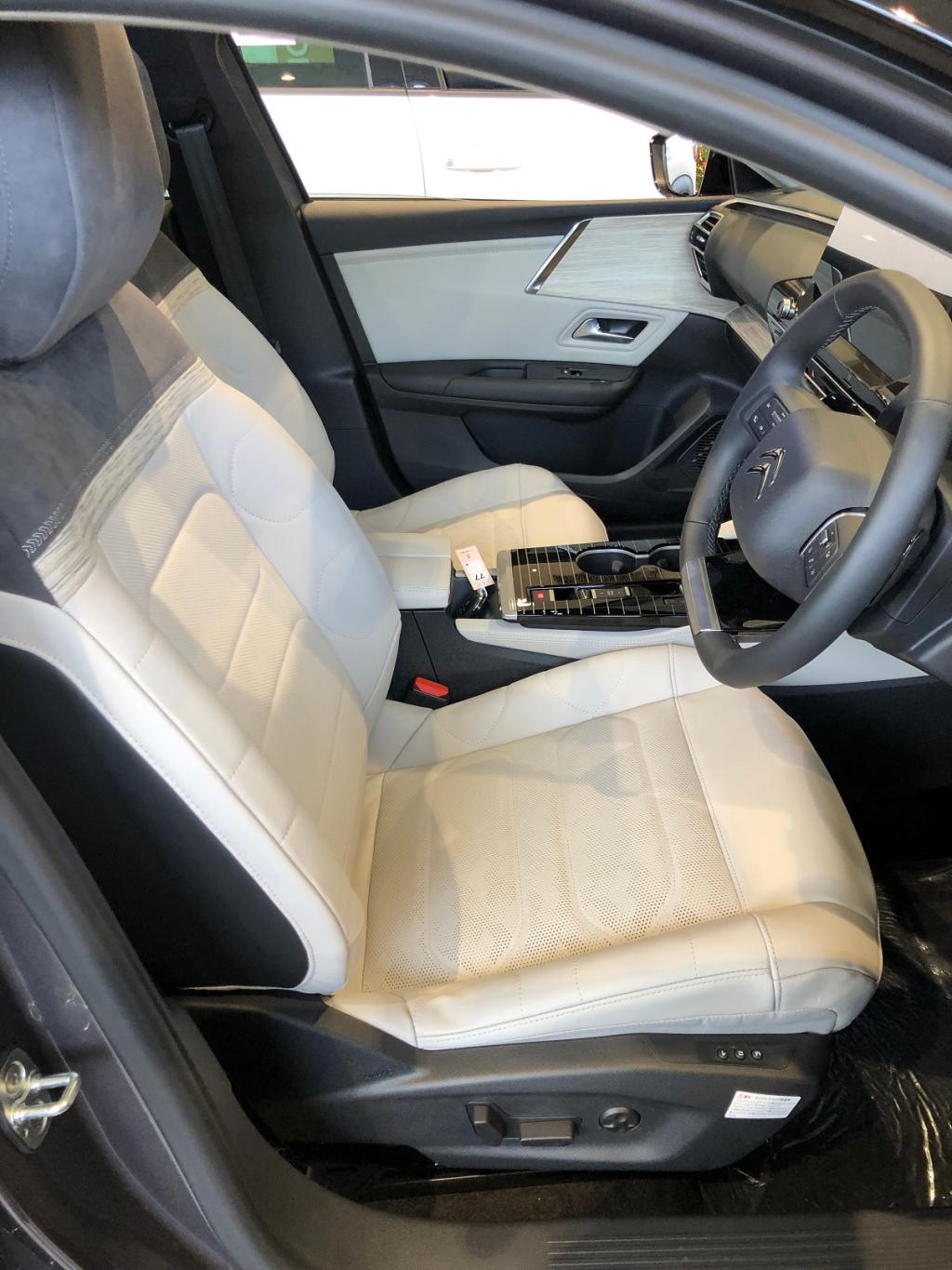 Ｃ５ Ｘ特別仕様車(インテリア）