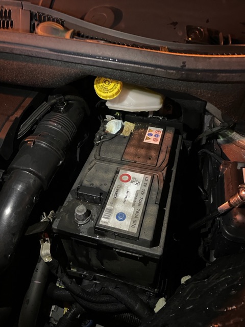 バッテリー液漏れ