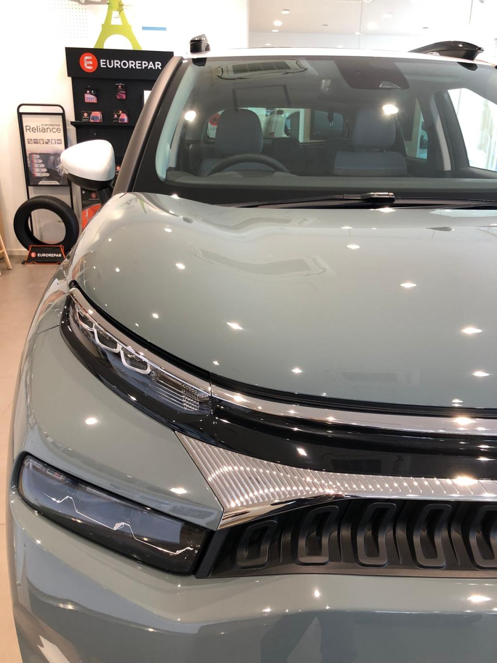 ショールーム展示車にＣ３ ＡＩＲＣＲＯＳＳが入りました。