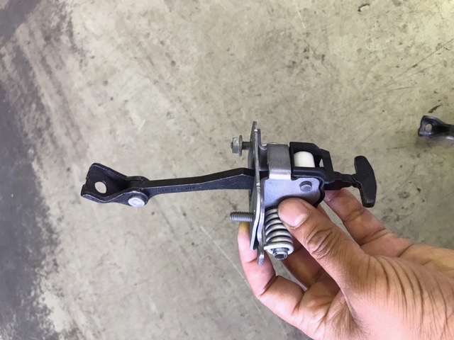 ドアストッパー交換