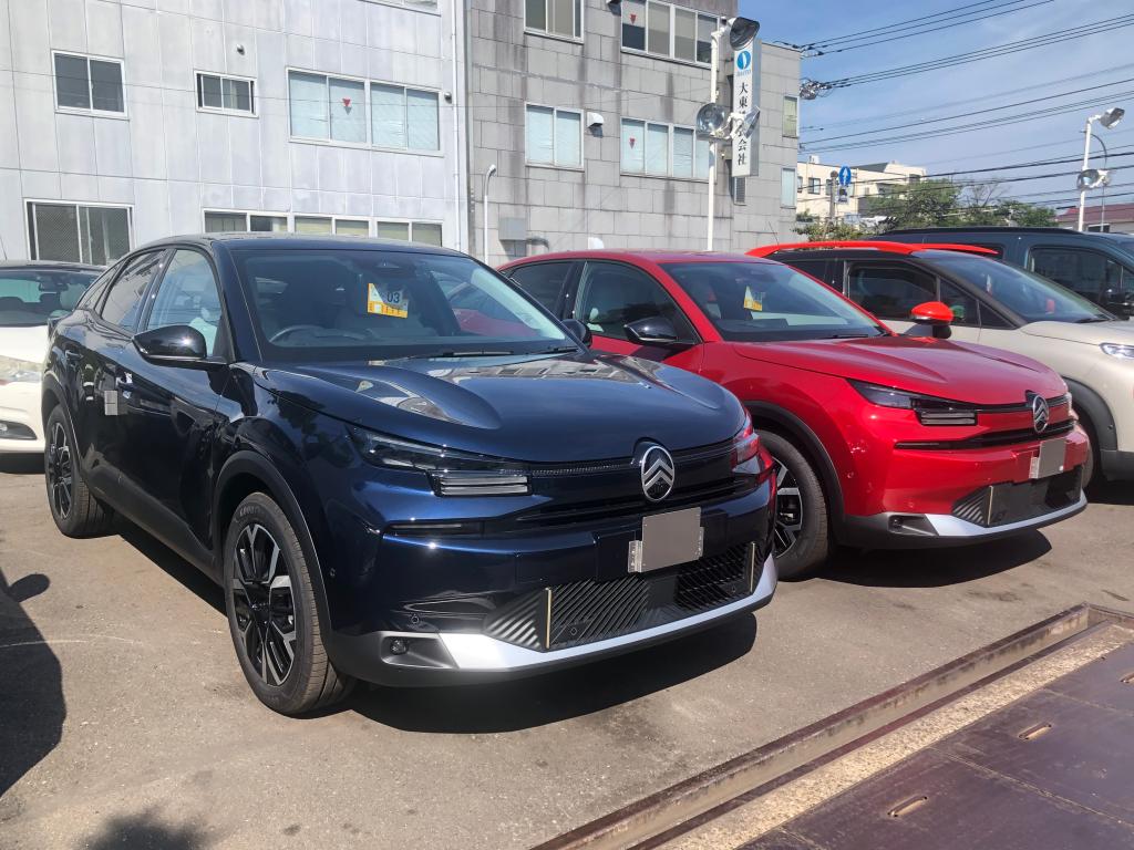 NewC4 今なら赤&青も実車見れます！（エクステリア）