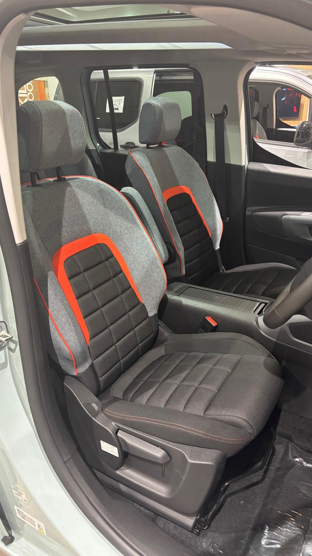 BERLINGO Aqua Green デビューフェア  本日より！　（インテリア）