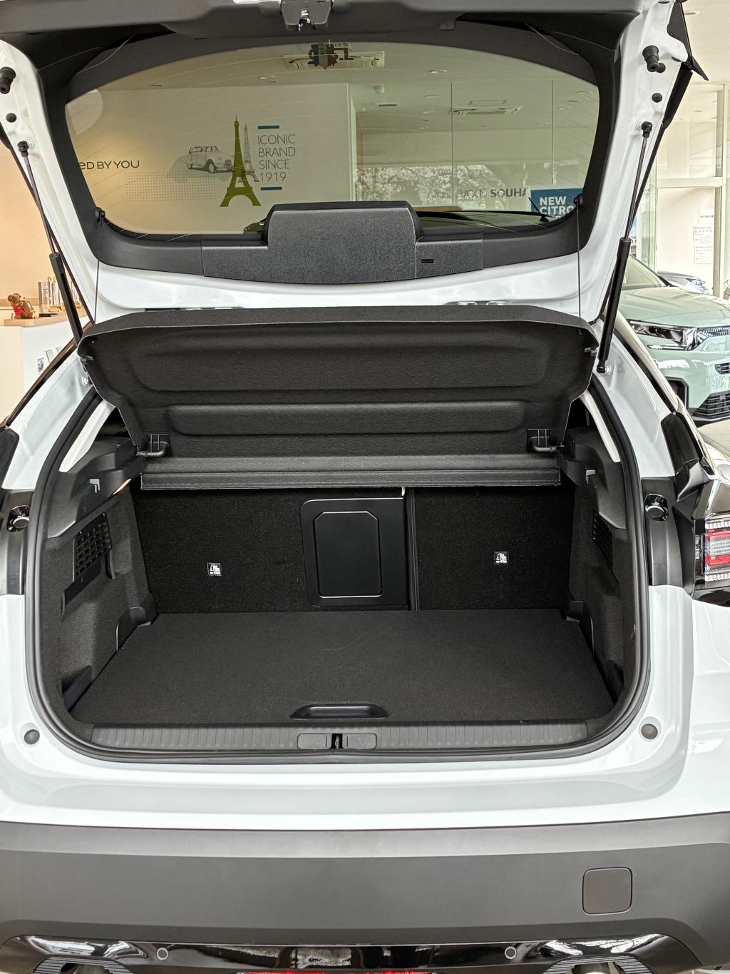 C4[ＨＹＢＲＩＤ(インテリア）