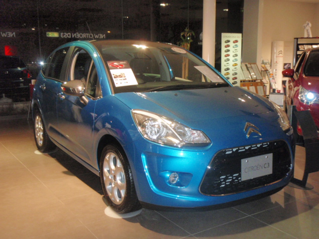 C3 レザーエディション即納車あります