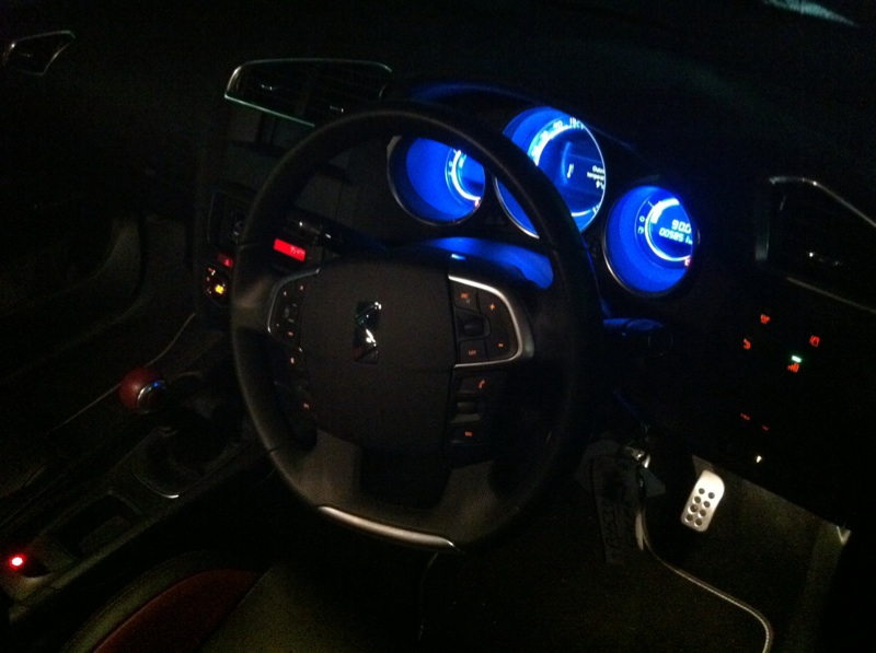 なんでやねん。