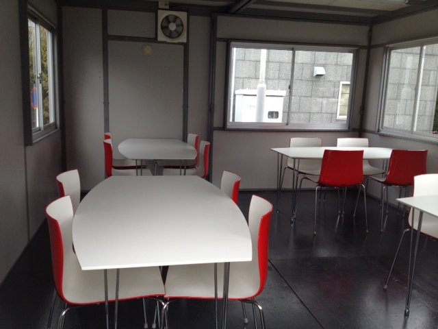 ショールーム改装中