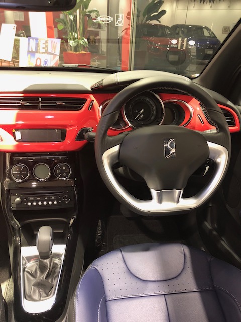 展示車ご紹介します。