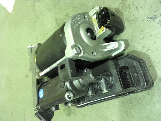 エアサスコンプレッサー