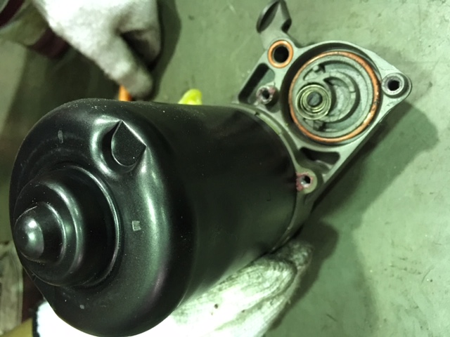 エアサスコンプレッサー