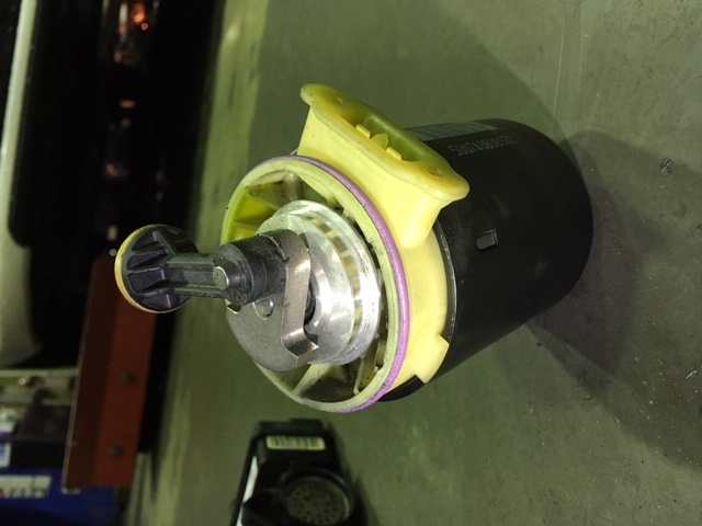 エアサスコンプレッサー