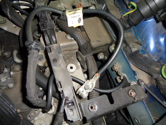 重要な部品マイナスケーブル編