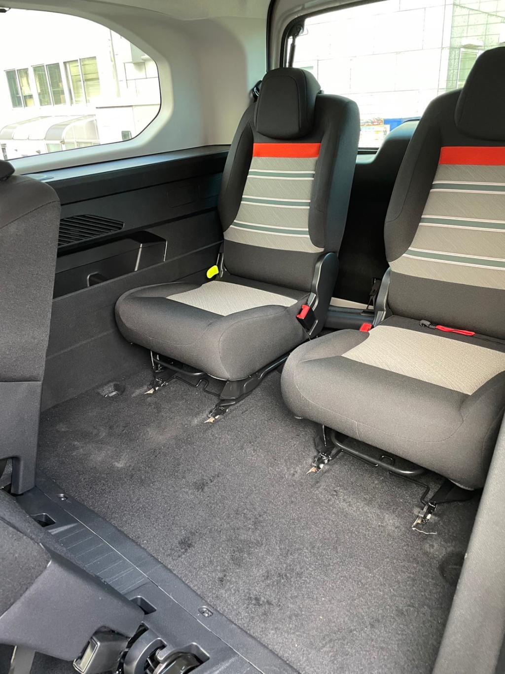 ベルランゴ3列目座ってみました！